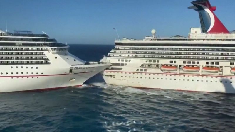 Srážka obřích lodí v Karibiku: Jedna se zaryla do paluby druhé
